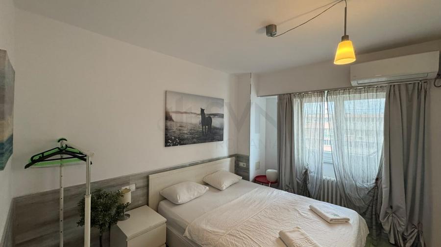Apartament cu 3 camere semidecomandat, mobilat în Ștefan cel Mare
