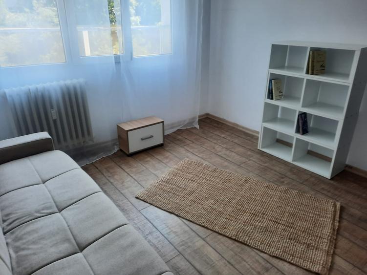 Apartament cu 3 camere decomandat în Drumul Taberei