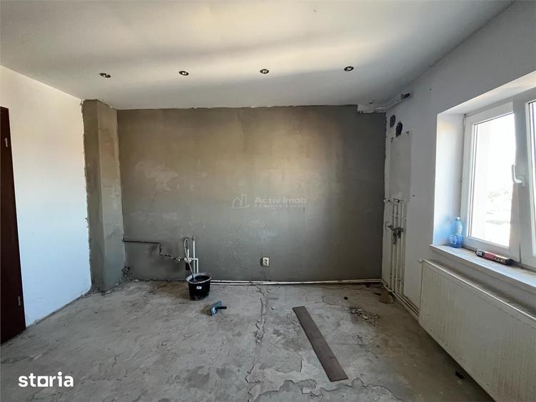 Apartament cu 3 camere semidecomandat în Ultracentral