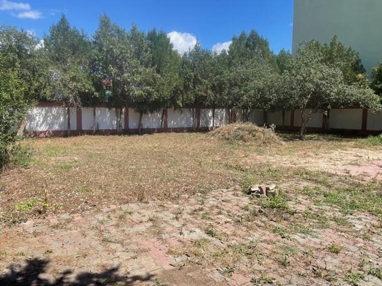 Casă individuală cu 12 camere cu Teren 1000 Mp în Pipera