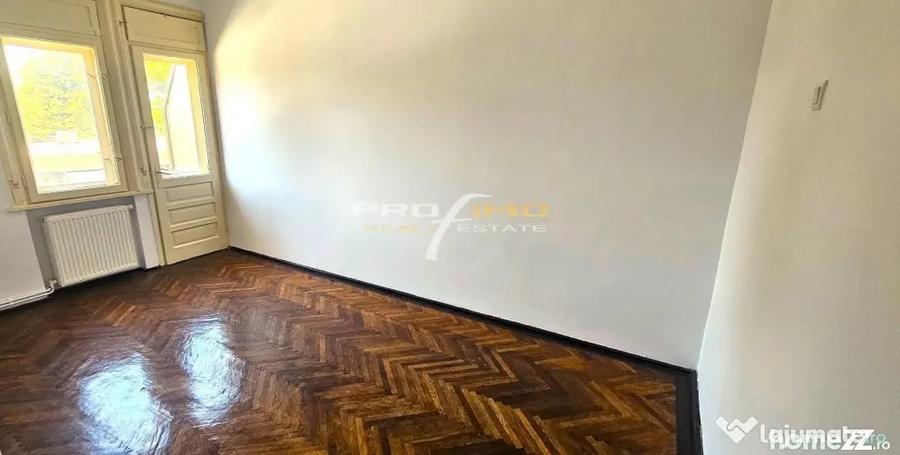 Apartament cu 6 camere decomandat în Central