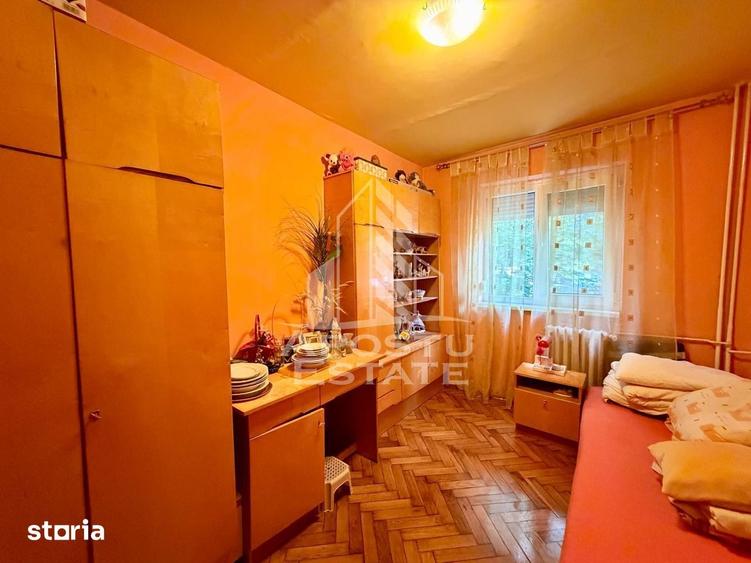 Apartament cu 3 camere semidecomandat în Dacia