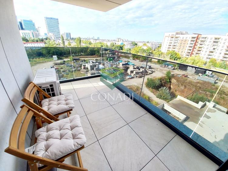 Apartament cu 3 camere semidecomandat în Aviației