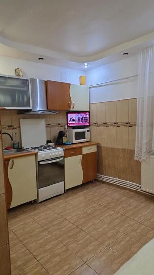 Apartament 1 camera, Etajul 2 , Bl A10, Nicolae Oncescu, mobilat complet centrala, balcon inchis - 5