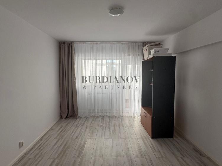 Apartament cu 3 camere decomandat în Drumul Taberei