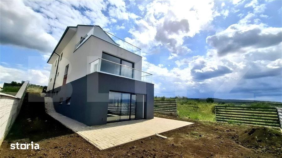 Casă cu 6 camere cu Teren 479 Mp în Sopor