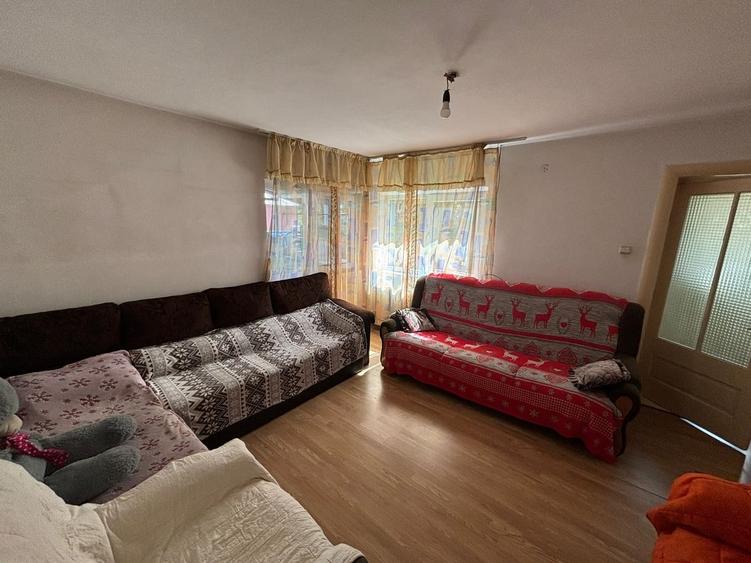 Casă cu 6 camere cu Teren 75 Mp în Central