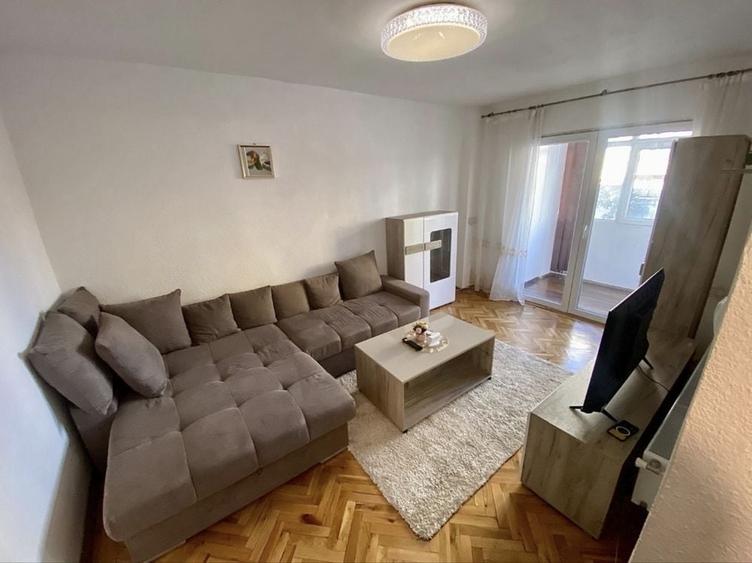 Apartament cu 2 camere decomandat în Exterior Vest