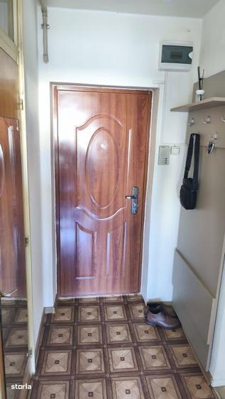 Apartament cu 3 camere semidecomandat, mobilat în Rahova — fotografia 1
