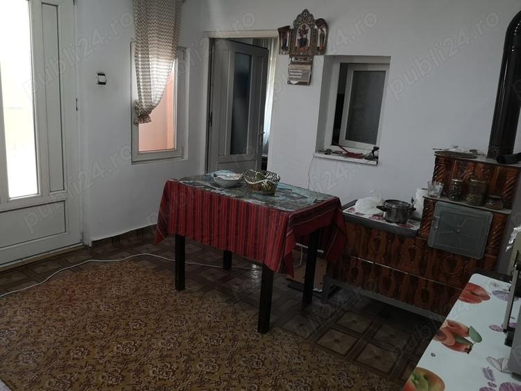 Casă cu 5 camere cu Teren 220 Mp în Ostrov