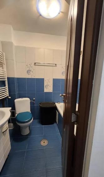 Apartament cu 2 camere decomandat, mobilat în Tractorul