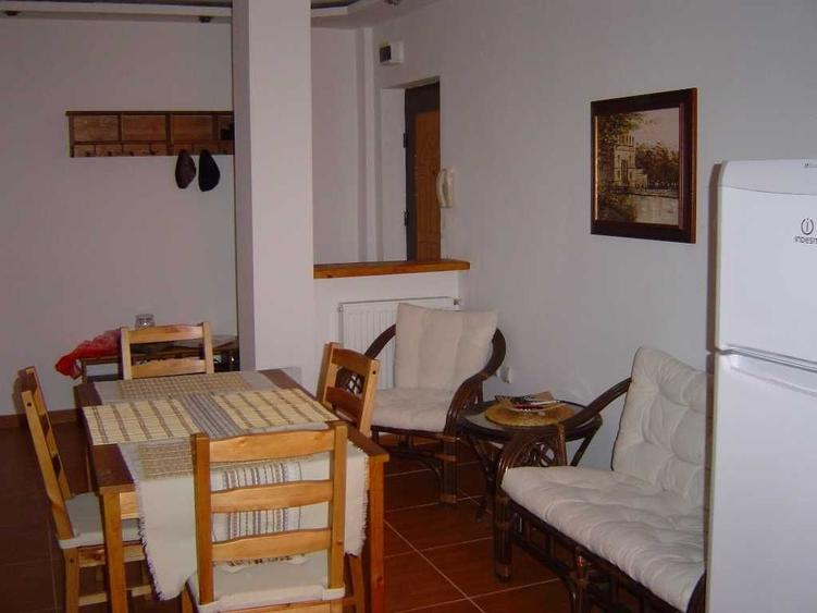 Apartament cu 2 camere decomandat, mobilat în Orizont