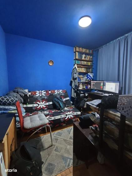 Apartament cu 4 camere decomandat în Micro 20