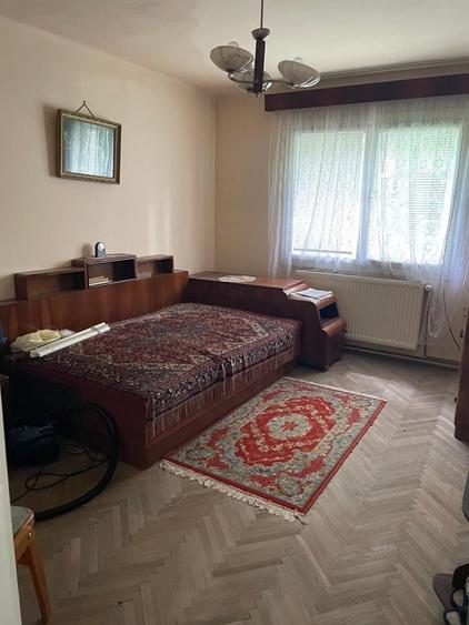 Casă cu 4 camere în Coman