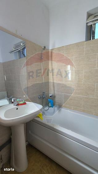 Casă cu 3 camere cu Teren 127.58 Mp în Piața Centrală