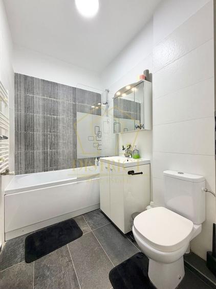 Apartament cu 3 camere semidecomandat, mobilat în Girocului