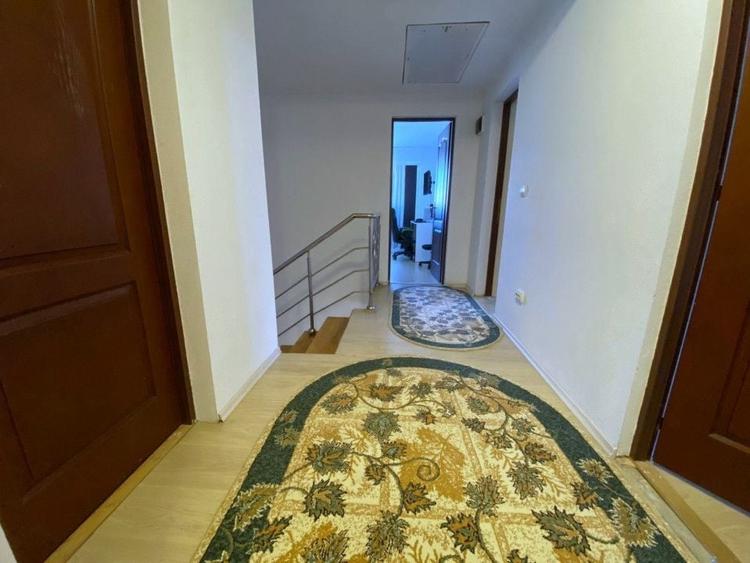 Casă individuală cu 5 camere cu Canalizare în Șelimbăr