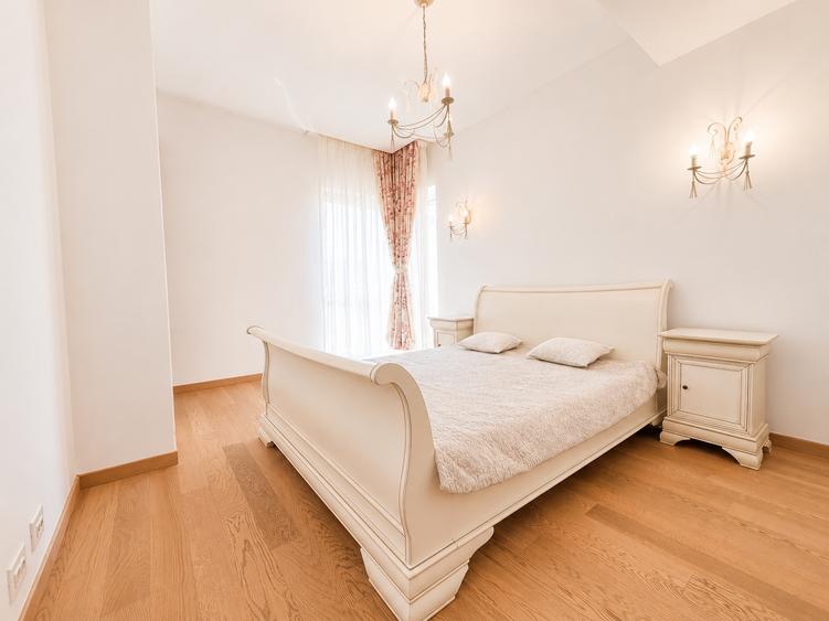 Apartament cu 4 camere decomandat în Aviatorilor
