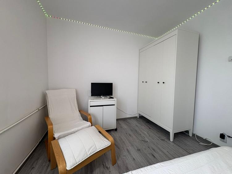 Apartament cu 3 camere semidecomandat, mobilat în Lujerului