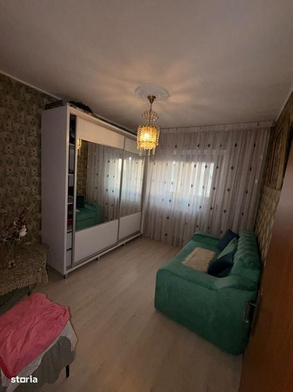 Apartament cu 4 camere semidecomandat în Crângași