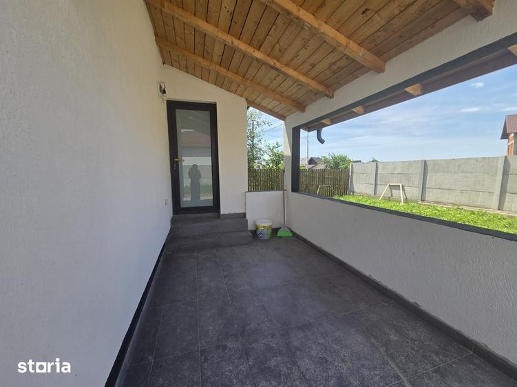 Casă cu 3 camere cu Teren 300 Mp în Clucereasa