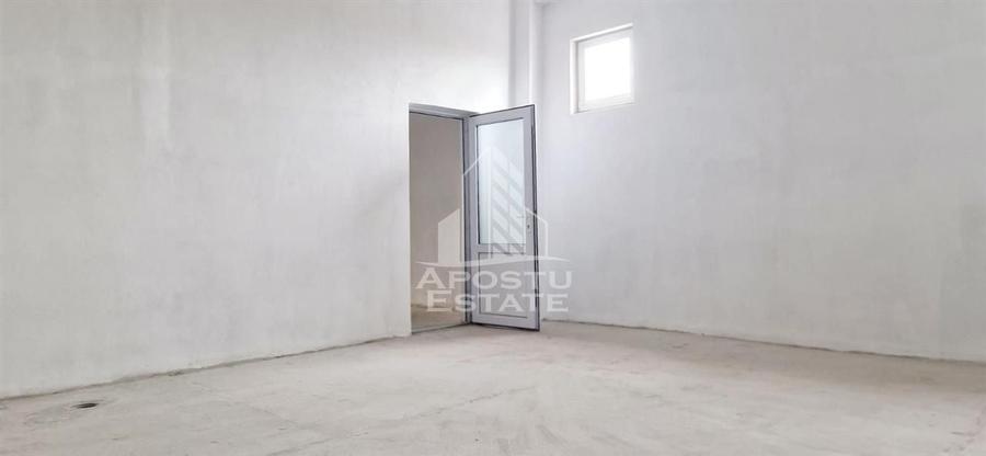 Spațiu comercial, de 300 mp, în Gai