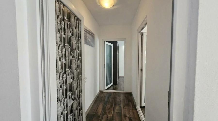 Apartament cu 3 camere, mobilat în Tomis Nord