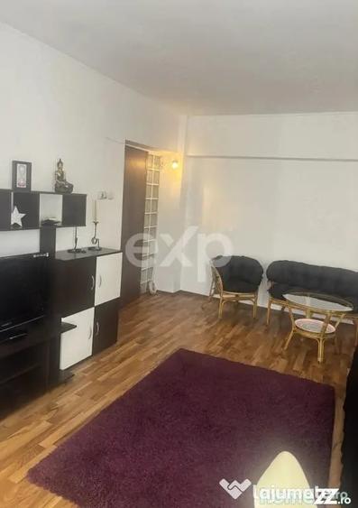 Apartament cu 2 camere decomandat în Trocadero