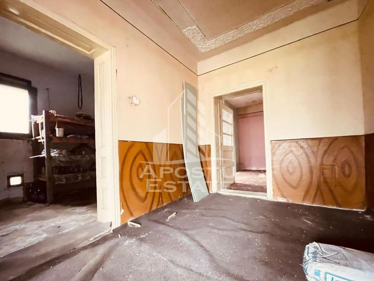 Casă individuală cu 6 camere cu Canalizare în Măgulicea