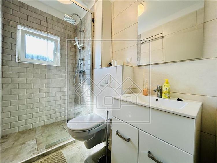 Apartament cu 4 camere nedecomandat în Piața Cluj