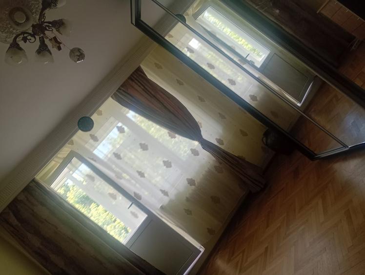 Apartament cu 2 camere semidecomandat în Craiovei