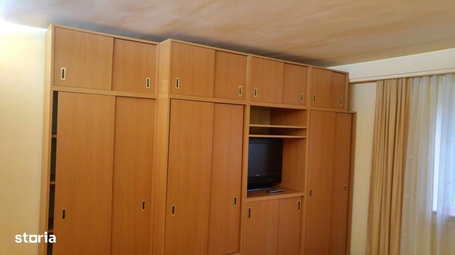 Apartament cu 3 camere semidecomandat în Central