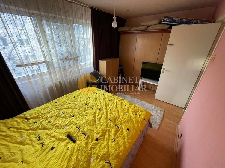 Apartament cu 2 camere semidecomandat, mobilat în Podu Roș