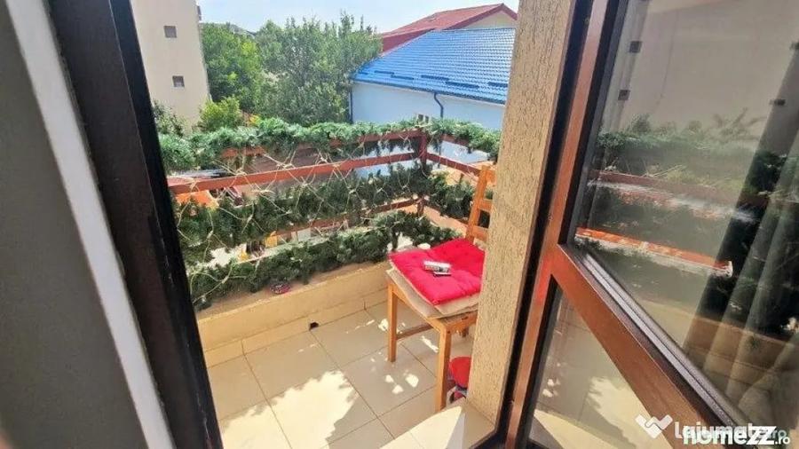 Apartament cu 3 camere decomandat în Jiului