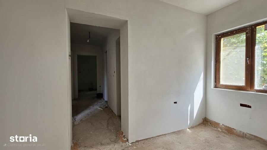 Casă cu 3 camere cu Teren 720 Mp în Păcurari