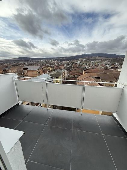 Apartament cu 2 camere decomandat în Cetate