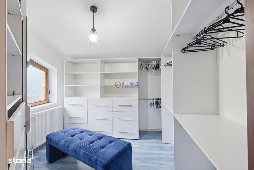 Casă cu 4 camere în Palazu Mare