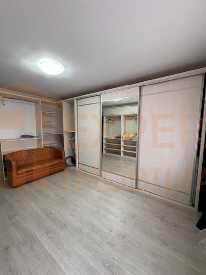 Casă individuală cu 5 camere cu Teren 505 Mp în Mamaia-Sat