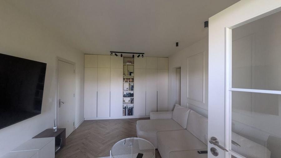 Apartament cu 2 camere semidecomandat în Micro 16