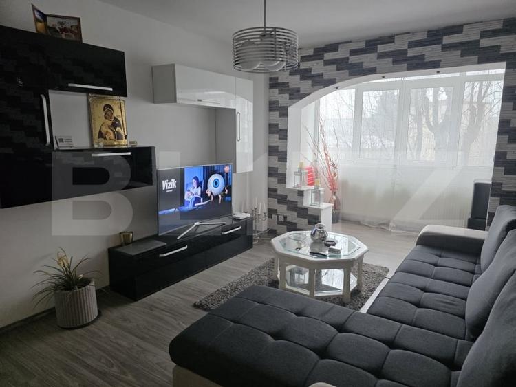 Apartament cu 2 camere semidecomandat, mobilat în Micro 9 — fotografia 1