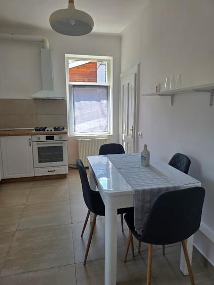 Apartament cu 2 camere, mobilat în Centrul Istoric