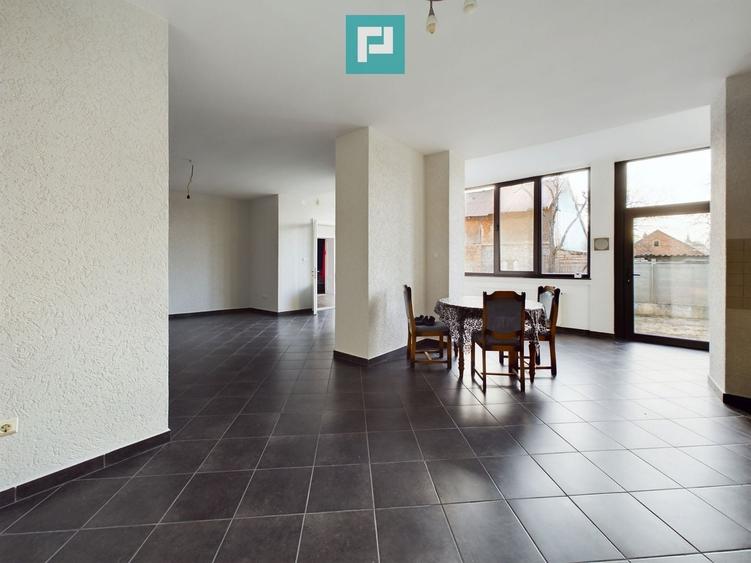 Casă individuală cu 3 camere cu Teren 784 Mp în Periam