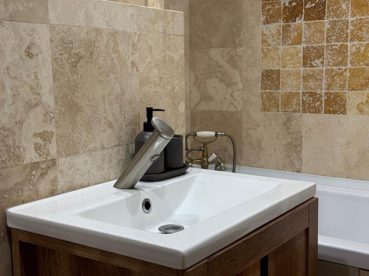 Apartament cu 3 camere decomandat în Copou