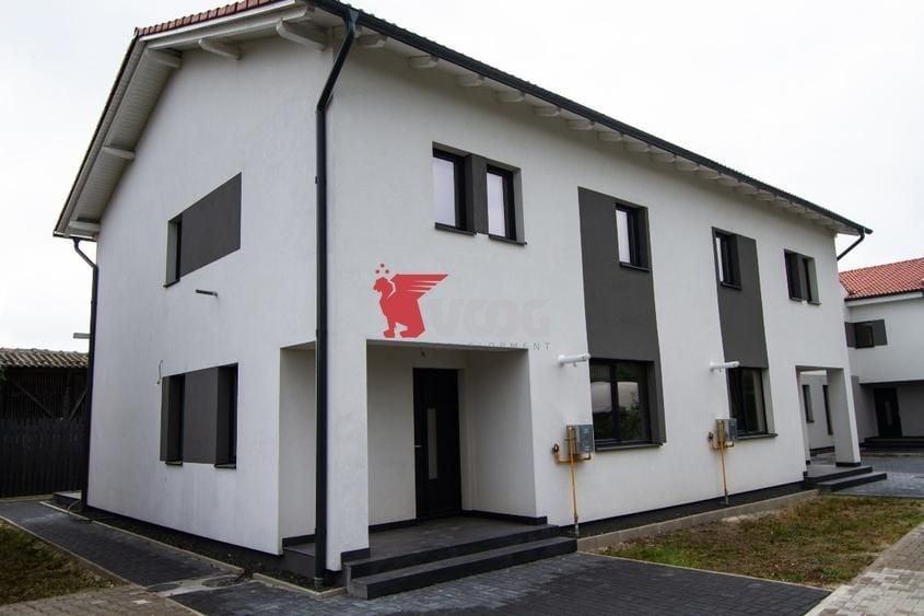 Duplex cu 4 camere cu Canalizare în Chișoda