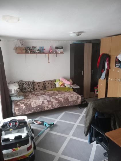 Casă cu 6 camere cu Teren 2500 Mp în Stejaru