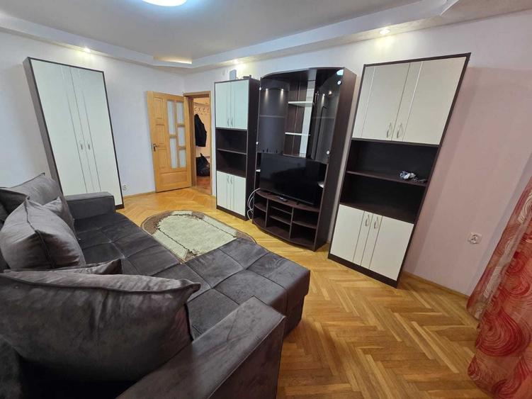 Apartament cu 3 camere decomandat în Păcurari