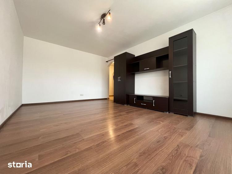 Apartament cu 3 camere decomandat în Lunei