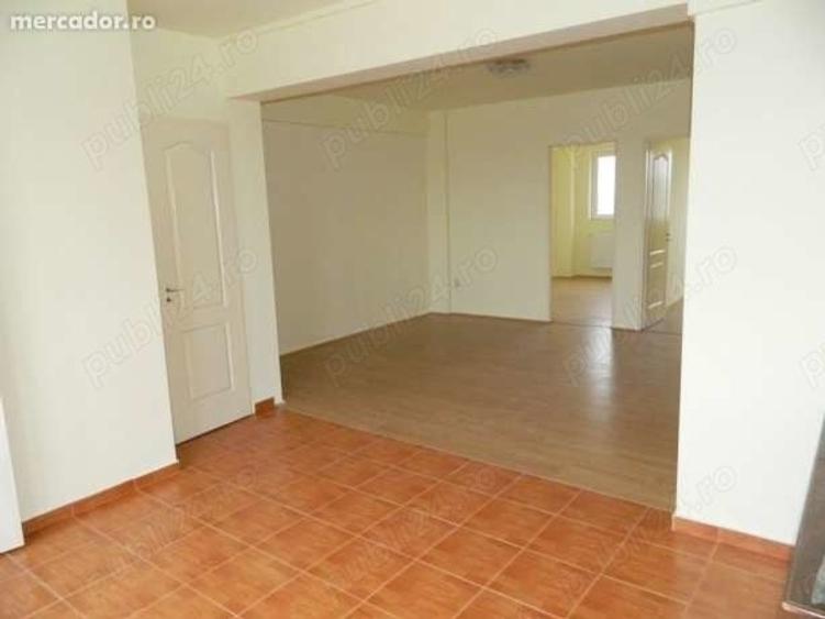 Apartament cu 3 camere decomandat în Tineretului