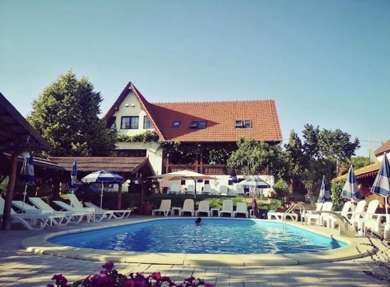 Casă cu 4 camere în Central