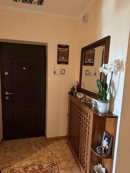 Apartament cu 3 camere decomandat în Orizont